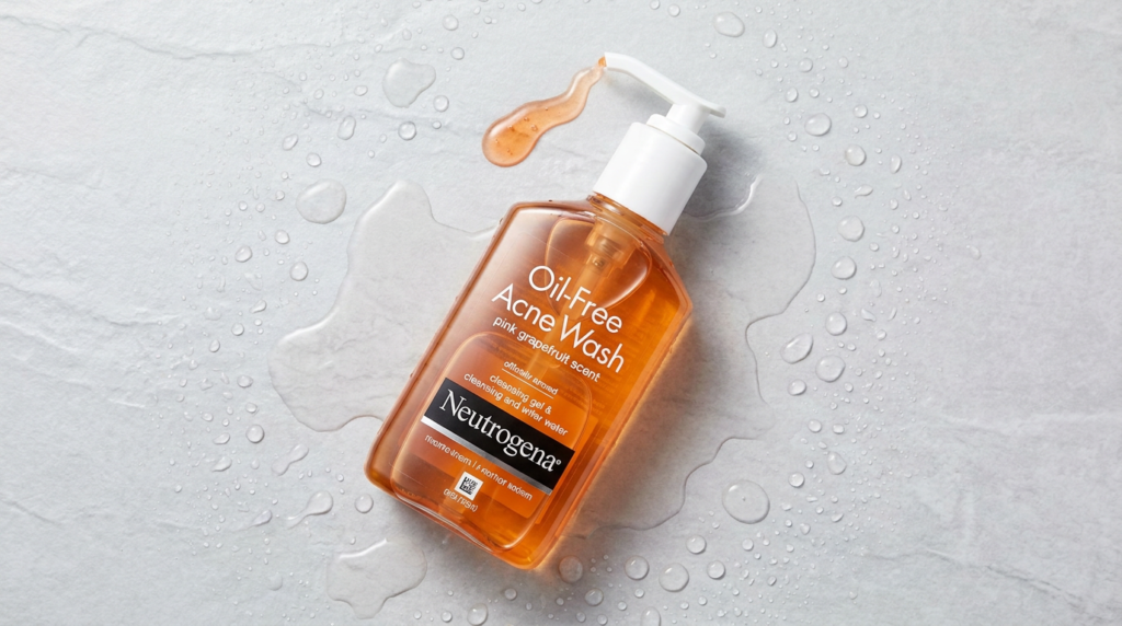  غسول نيتروجينا الخالي من الزيوت Neutrogena Oil-Free Acne Wash